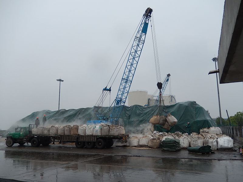 流動式起重機作業現場